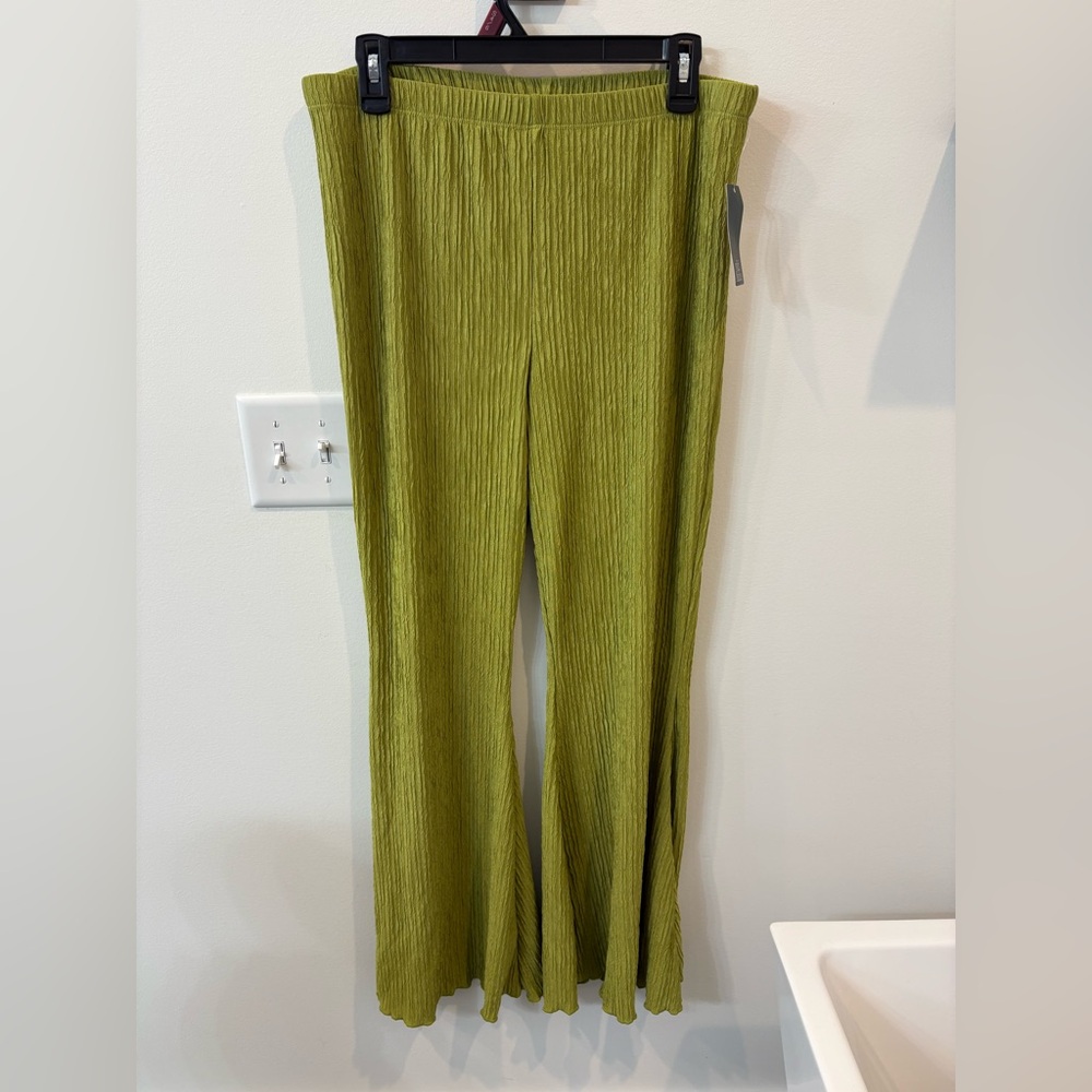 Green Wide Leg Ribbed Pants